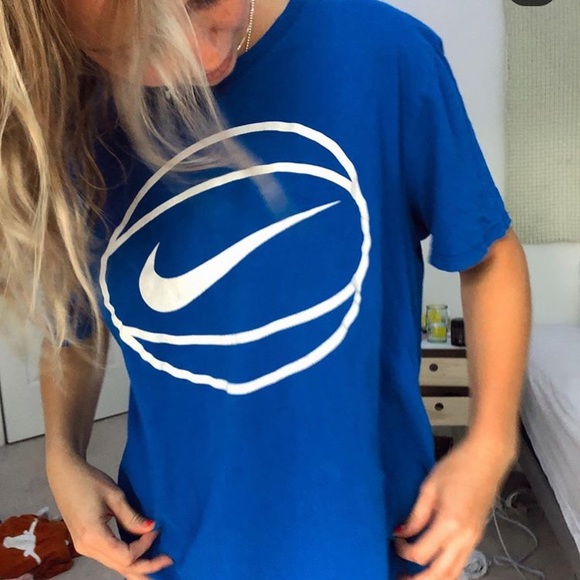 Nike Basketball Tee - Picture 1 of 2
